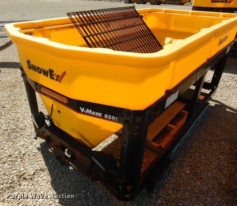 image for item IB9835 SnowEx V-Maxx 8500  spreader
