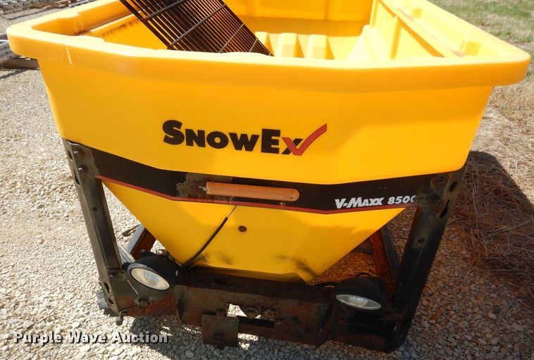 image for item IB9835 SnowEx V-Maxx 8500  spreader
