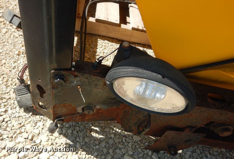 image for item IB9835 SnowEx V-Maxx 8500  spreader