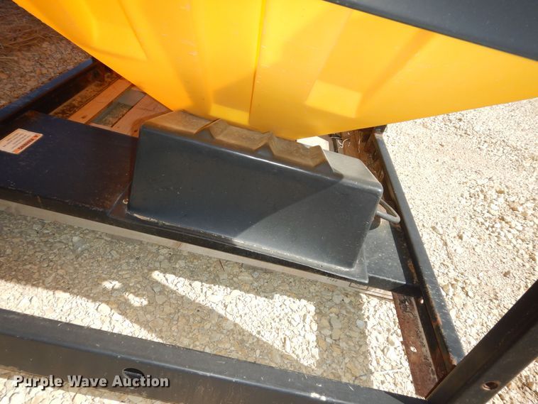 image for item IB9835 SnowEx V-Maxx 8500  spreader