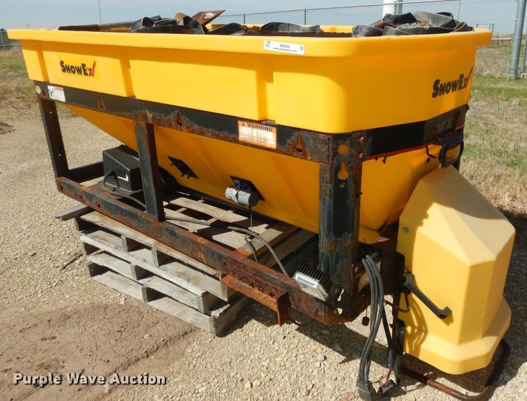 image for item IB9836 SnowEx V-Maxx 8500  spreader