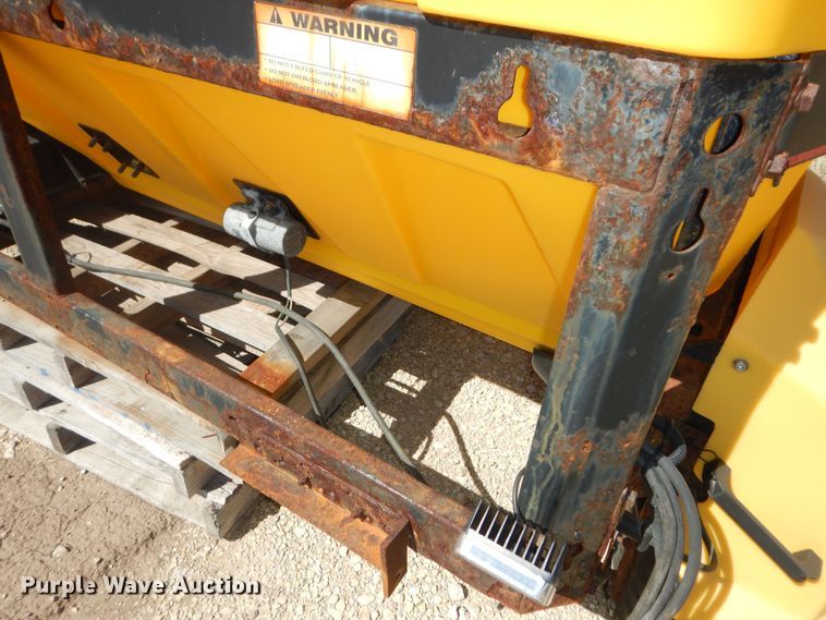 image for item IB9836 SnowEx V-Maxx 8500  spreader