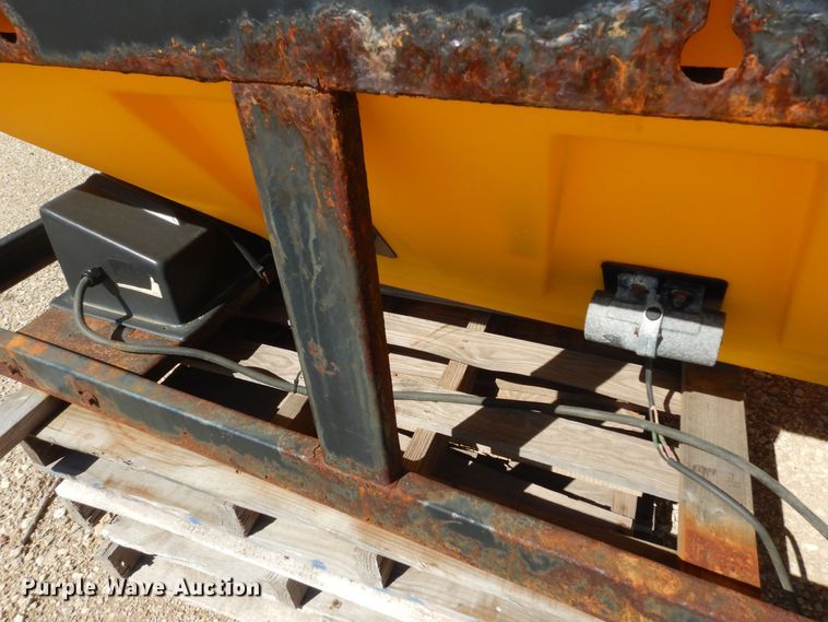 image for item IB9836 SnowEx V-Maxx 8500  spreader