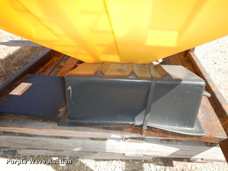 image for item IB9836 SnowEx V-Maxx 8500  spreader