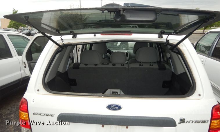 image for item IB9857 2006 Ford Escape Hybrid  SUV