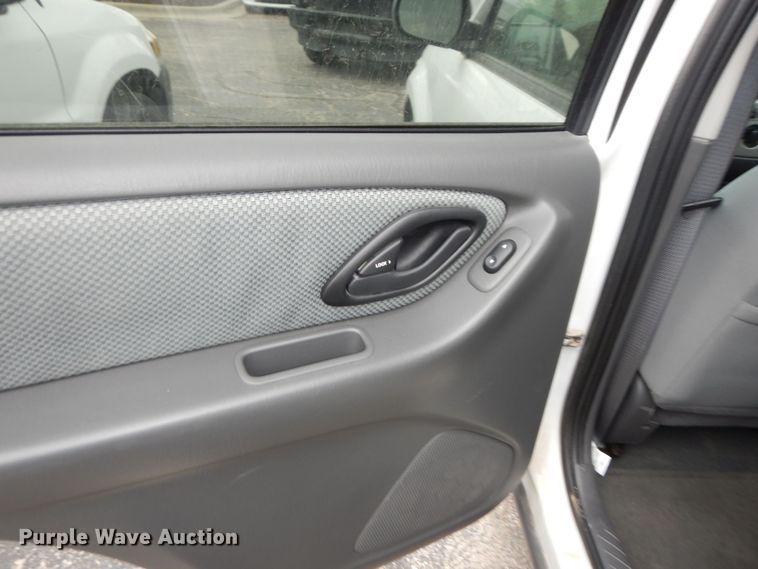 image for item IB9857 2006 Ford Escape Hybrid  SUV