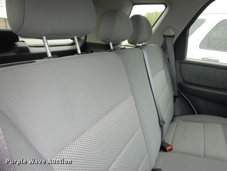 image for item IB9857 2006 Ford Escape Hybrid  SUV