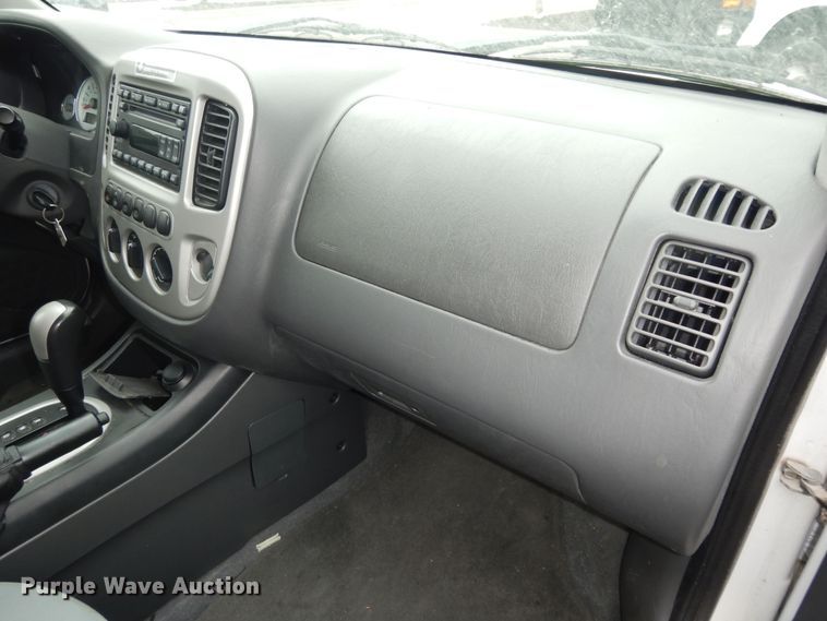 image for item IB9857 2006 Ford Escape Hybrid  SUV