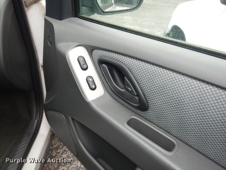 image for item IB9857 2006 Ford Escape Hybrid  SUV