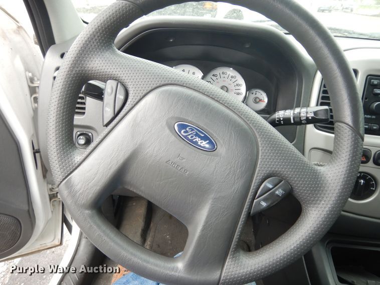 image for item IB9857 2006 Ford Escape Hybrid  SUV