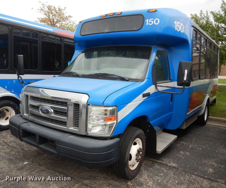 image for item IB9859 2011 Ford Econoline E450 Super Duty  shuttle bus