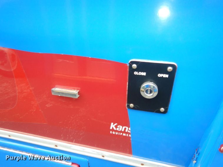 image for item IB9859 2011 Ford Econoline E450 Super Duty  shuttle bus