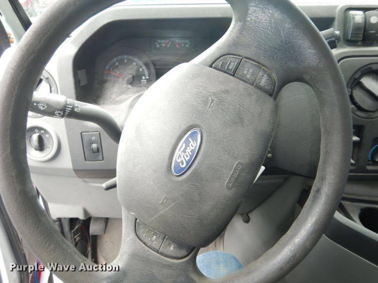 image for item IB9859 2011 Ford Econoline E450 Super Duty  shuttle bus