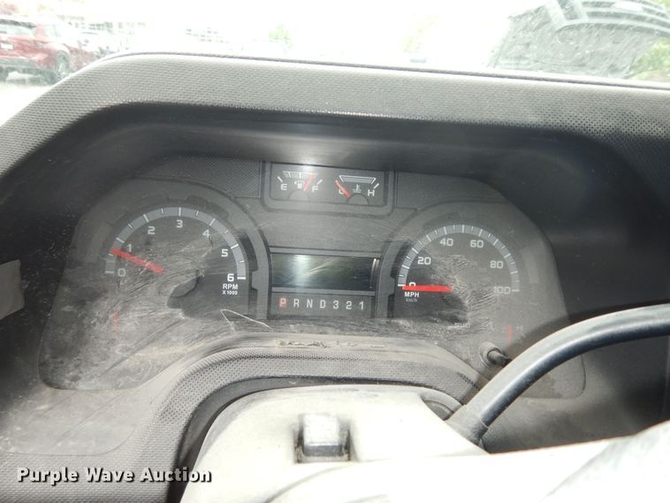 image for item IB9859 2011 Ford Econoline E450 Super Duty  shuttle bus