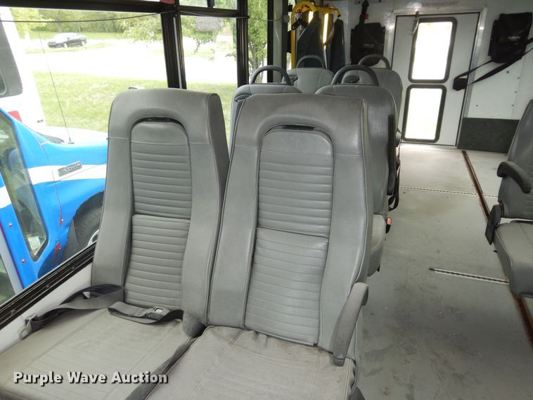 image for item IB9859 2011 Ford Econoline E450 Super Duty  shuttle bus