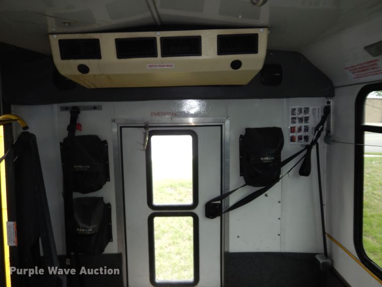 image for item IB9859 2011 Ford Econoline E450 Super Duty  shuttle bus