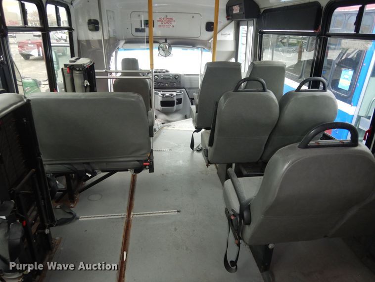 image for item IB9859 2011 Ford Econoline E450 Super Duty  shuttle bus