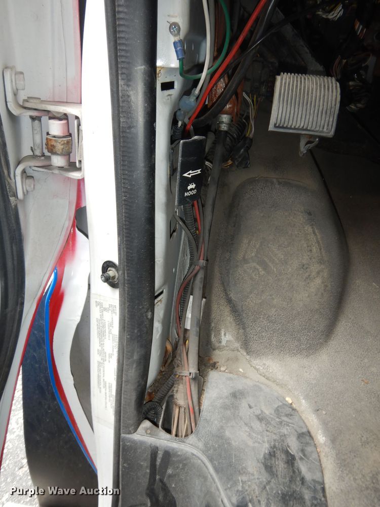 image for item IB9859 2011 Ford Econoline E450 Super Duty  shuttle bus