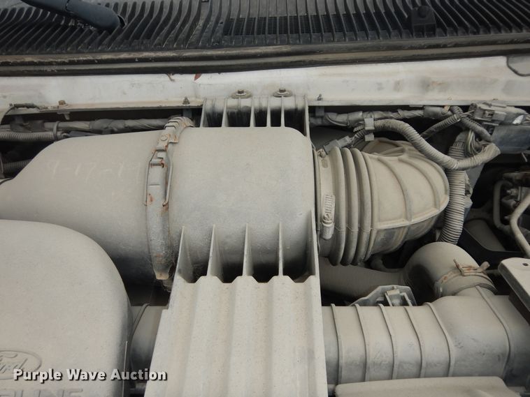 image for item IB9859 2011 Ford Econoline E450 Super Duty  shuttle bus