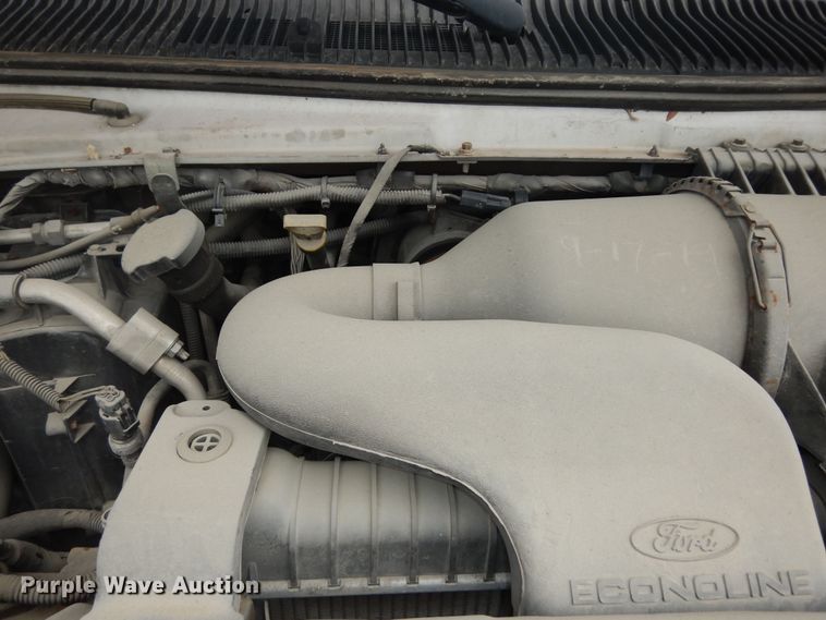 image for item IB9859 2011 Ford Econoline E450 Super Duty  shuttle bus