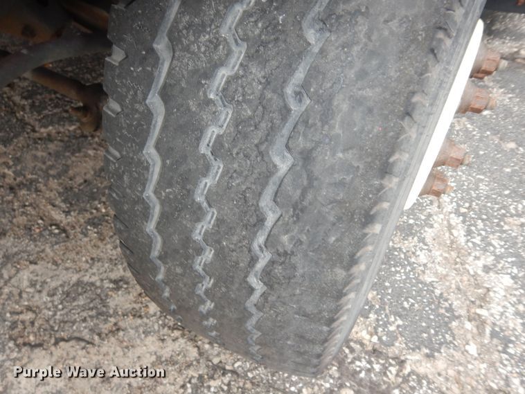 image for item IB9859 2011 Ford Econoline E450 Super Duty  shuttle bus