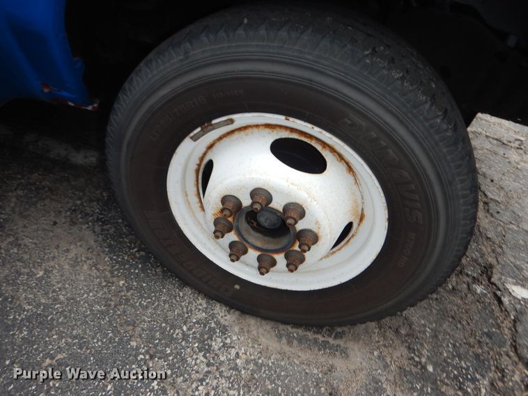 image for item IB9859 2011 Ford Econoline E450 Super Duty  shuttle bus