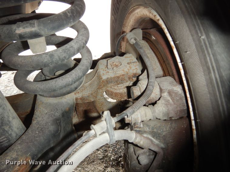 image for item IB9859 2011 Ford Econoline E450 Super Duty  shuttle bus