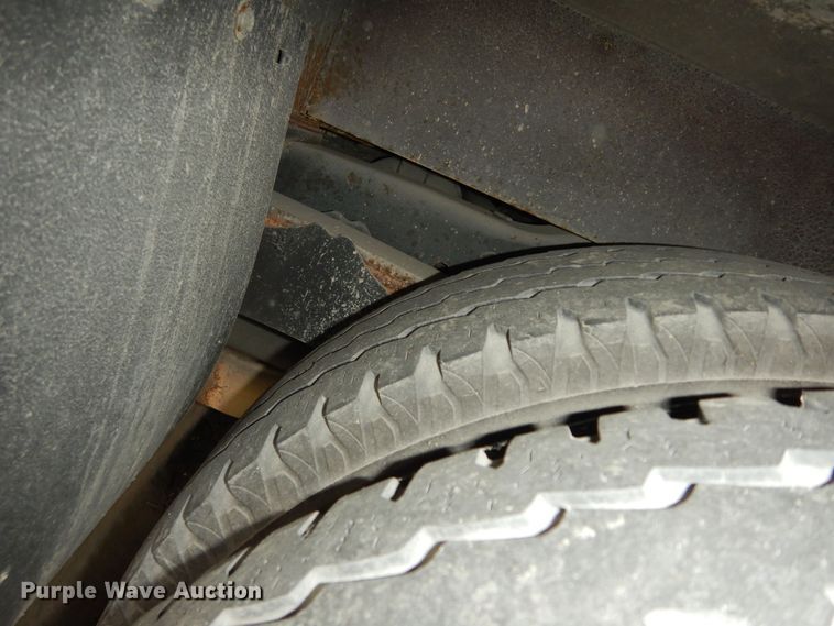 image for item IB9859 2011 Ford Econoline E450 Super Duty  shuttle bus