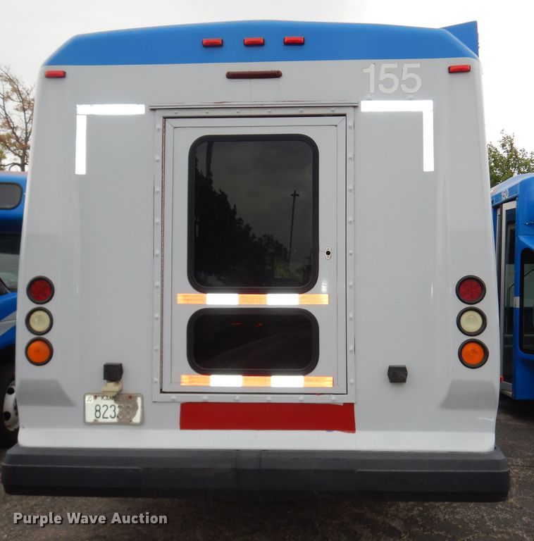 image for item IB9860 2012 Ford Econoline E450 Super Duty  shuttle bus