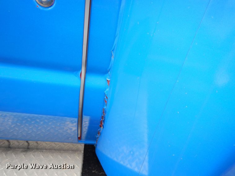 image for item IB9860 2012 Ford Econoline E450 Super Duty  shuttle bus