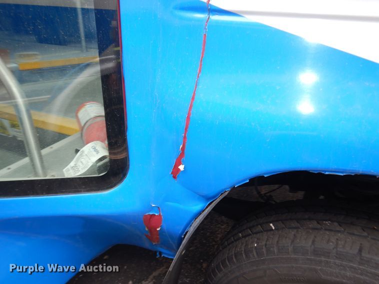 image for item IB9860 2012 Ford Econoline E450 Super Duty  shuttle bus