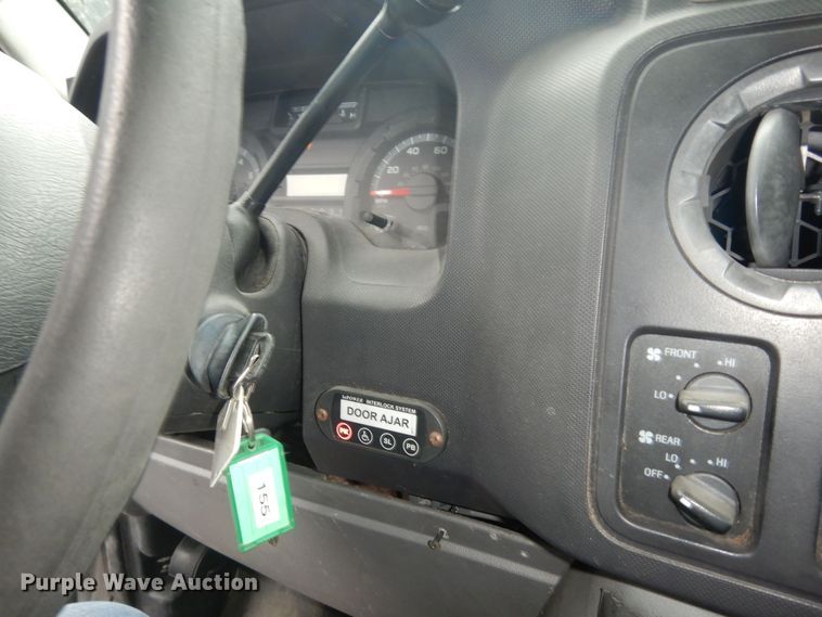 image for item IB9860 2012 Ford Econoline E450 Super Duty  shuttle bus