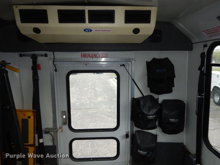 image for item IB9860 2012 Ford Econoline E450 Super Duty  shuttle bus