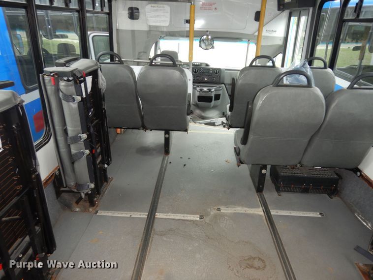 image for item IB9860 2012 Ford Econoline E450 Super Duty  shuttle bus