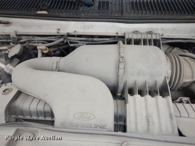 image for item IB9860 2012 Ford Econoline E450 Super Duty  shuttle bus