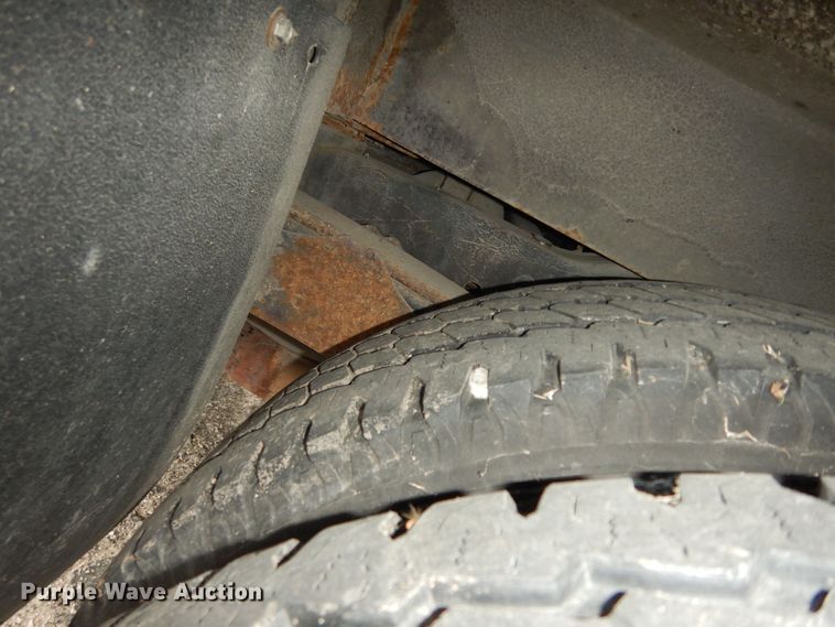 image for item IB9860 2012 Ford Econoline E450 Super Duty  shuttle bus