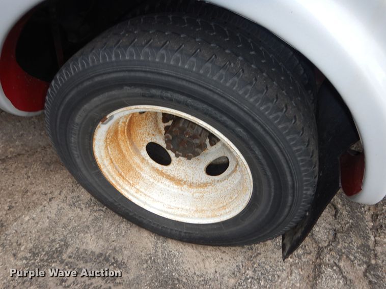 image for item IB9860 2012 Ford Econoline E450 Super Duty  shuttle bus