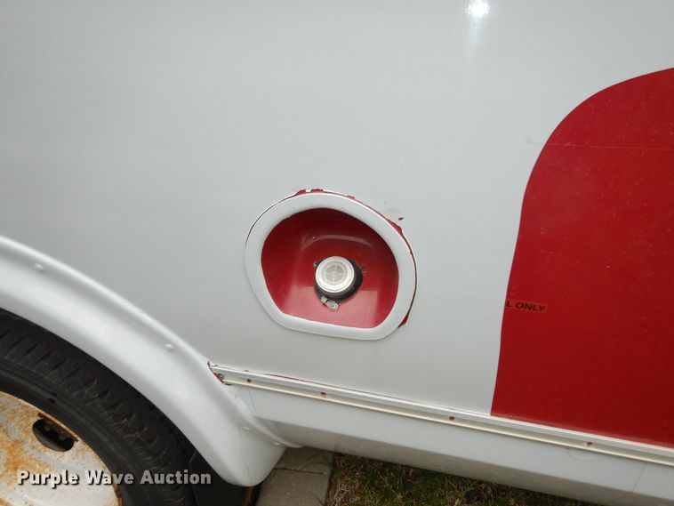 image for item IB9861 2011 Ford Econoline E450 Super Duty  shuttle bus