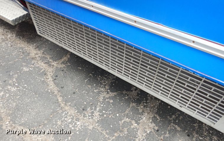 image for item IB9861 2011 Ford Econoline E450 Super Duty  shuttle bus