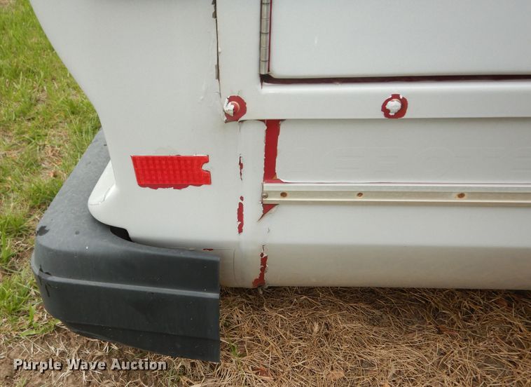 image for item IB9861 2011 Ford Econoline E450 Super Duty  shuttle bus