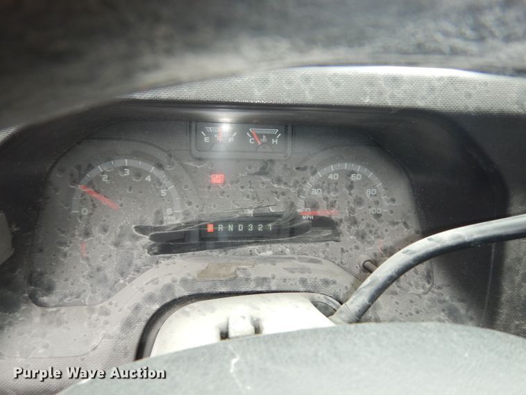 image for item IB9861 2011 Ford Econoline E450 Super Duty  shuttle bus