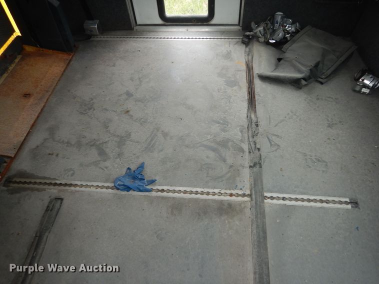 image for item IB9861 2011 Ford Econoline E450 Super Duty  shuttle bus