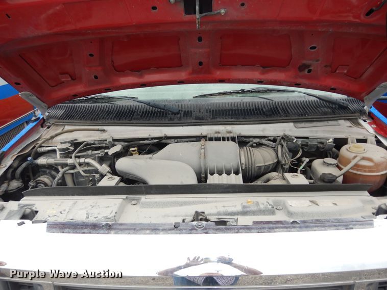 image for item IB9861 2011 Ford Econoline E450 Super Duty  shuttle bus