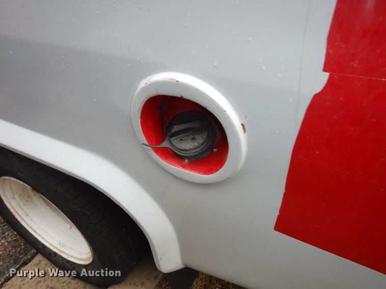 image for item IB9863 2014 Ford Econoline E450 Super Duty  shuttle bus