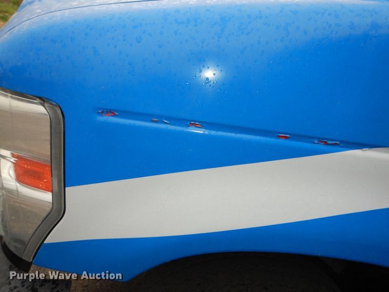 image for item IB9863 2014 Ford Econoline E450 Super Duty  shuttle bus