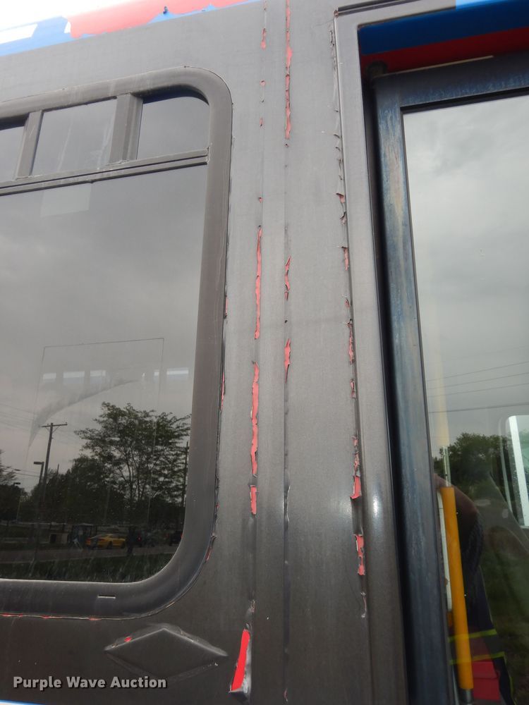 image for item IB9863 2014 Ford Econoline E450 Super Duty  shuttle bus