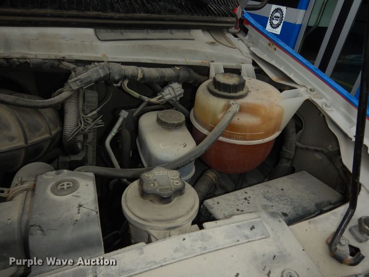 image for item IB9863 2014 Ford Econoline E450 Super Duty  shuttle bus