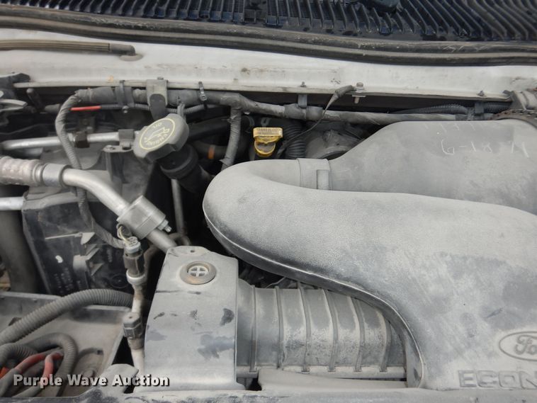 image for item IB9863 2014 Ford Econoline E450 Super Duty  shuttle bus