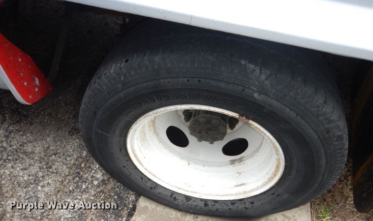 image for item IB9863 2014 Ford Econoline E450 Super Duty  shuttle bus