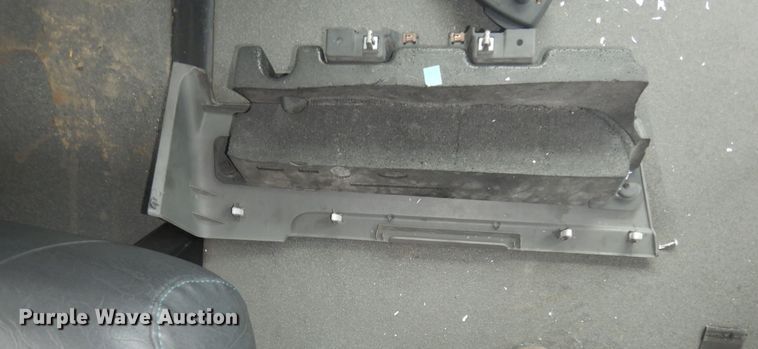 image for item IB9864 2009 Ford E450 Super Duty  shuttle bus